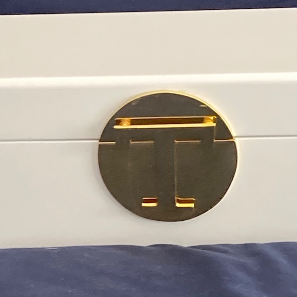 Striking C WONDER ewelry Case in White with Gold T on Front. - Picture 2 of 7